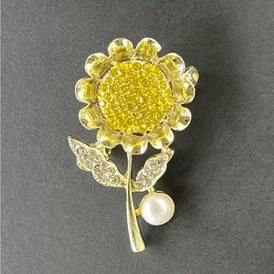 Handmade | Genuine Freshwater Pearl Pin Brooch